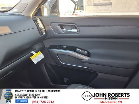 New 2026 Nissan Pathfinder SL w/ SL Premium Package AWD/4WD image 10