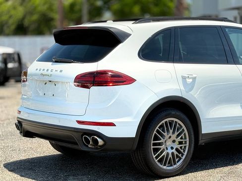 Used 2016 Porsche Cayenne S AWD/4WD image 9