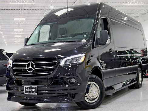Used 2024 Mercedes-Benz Sprinter 3500 image 6