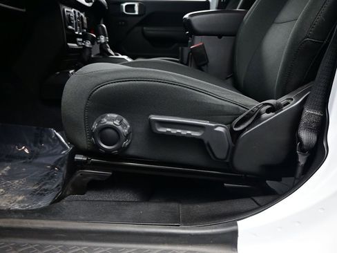 Used 2022 Jeep Wrangler Unlimited Sport image 14