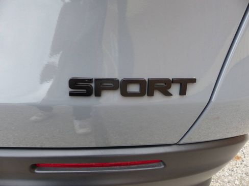 Used 2024 Honda HR-V Sport image 8