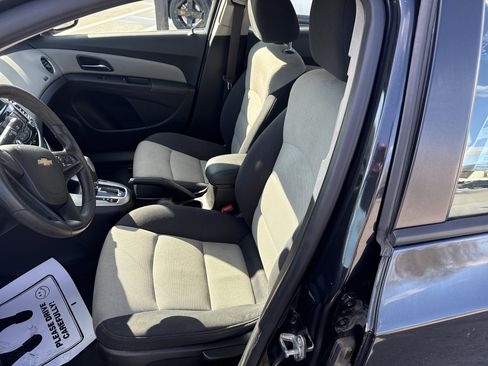 Used 2016 Chevrolet Cruze LS image 12