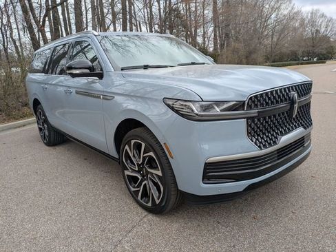 New 2026 Lincoln Navigator L Reserve AWD/4WD image 12