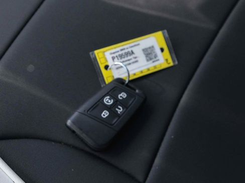 Used 2019 Volkswagen Tiguan SEL Premium R-Line AWD/4WD image 16