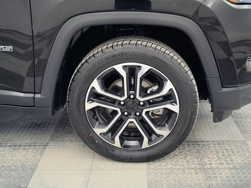 Used 2022 Jeep Compass Limited image 12