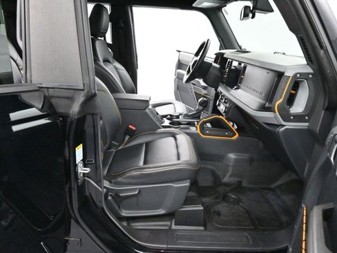 Used 2023 Ford Bronco Badlands image 32
