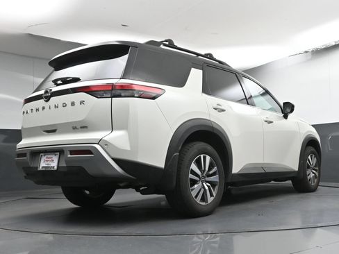 Used 2023 Nissan Pathfinder SL AWD/4WD image 27