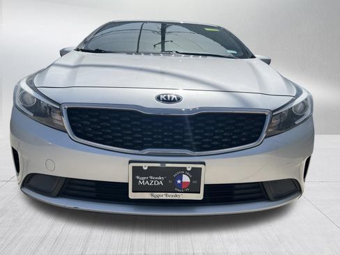 Used 2018 Kia Forte LX FWD image 2