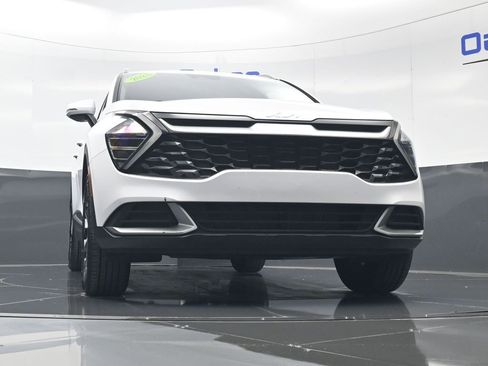 Certified 2024 Kia Sportage EX image 40