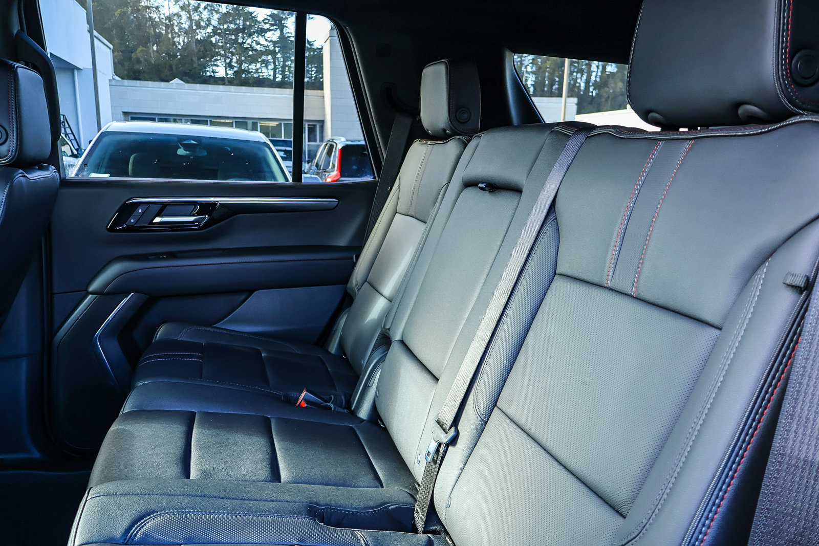 Used 2026 Chevrolet Tahoe RST AWD/4WD image 15