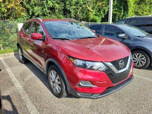 Used 2020 Nissan Rogue Sport SV FWD image 2