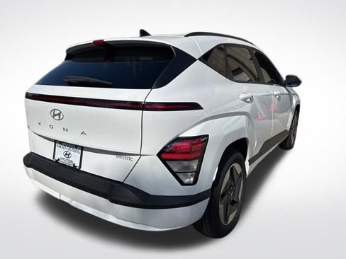 Used 2024 Hyundai Kona SEL FWD image 3