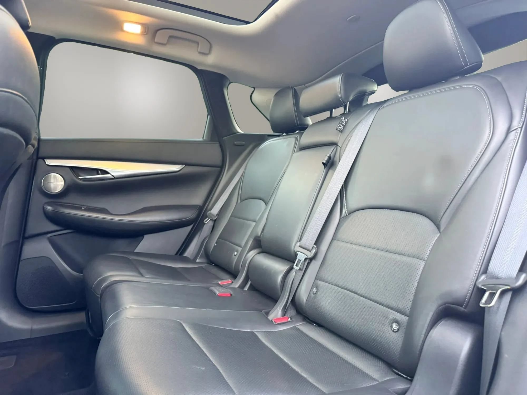 Used 2019 INFINITI QX50 Essential w/ Premium Heat Package AWD/4WD image 12