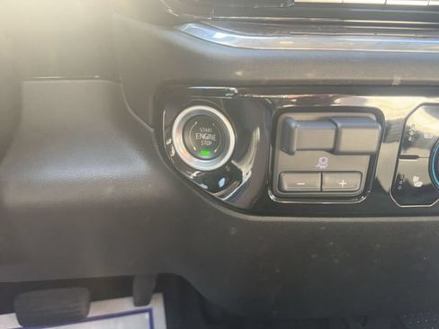 Used 2024 Chevrolet Silverado 1500 LT w/ Leather Package RWD image 17