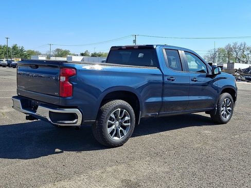 Used 2023 Chevrolet Silverado 1500 LT AWD/4WD image 12