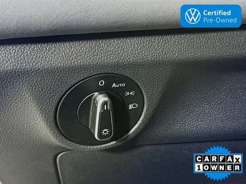 Used 2025 Volkswagen Jetta SE FWD image 10
