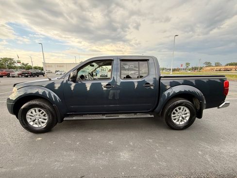 Used 2019 Nissan Frontier SV AWD/4WD image 5