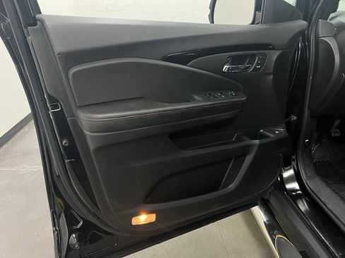 Used 2017 Honda Ridgeline Black Edition image 13
