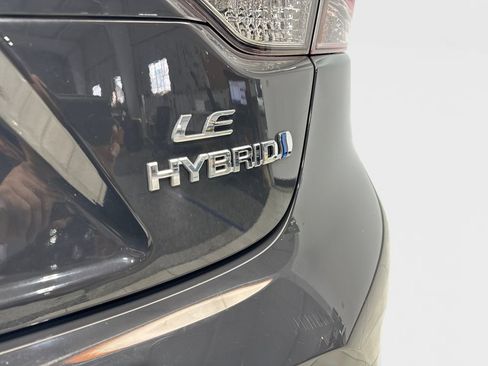 Used 2024 Toyota Corolla LE w/ LE Convenience Package FWD image 24