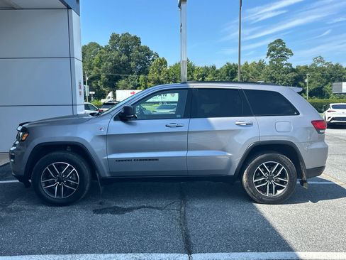 Used 2021 Jeep Grand Cherokee Trailhawk w/ Trailhawk Luxury Group AWD/4WD image 13