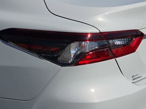 Used 2024 Toyota Camry LE w/ Convenience Package image 33