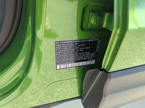 New 2026 Volkswagen Taos SE image 18