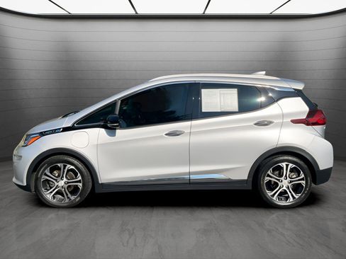Used 2021 Chevrolet Bolt Premier w/ Infotainment Package image 3