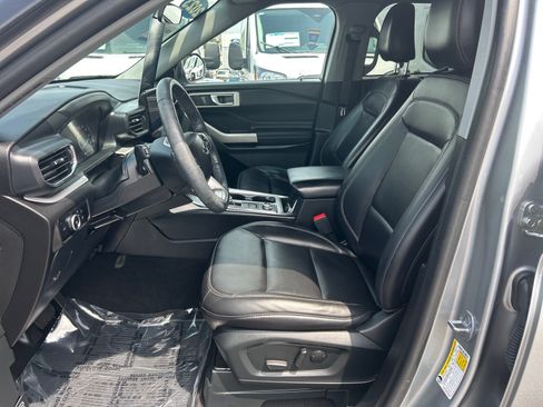 Certified 2023 Ford Explorer XLT w/ Equipment Group 202A AWD/4WD image 8