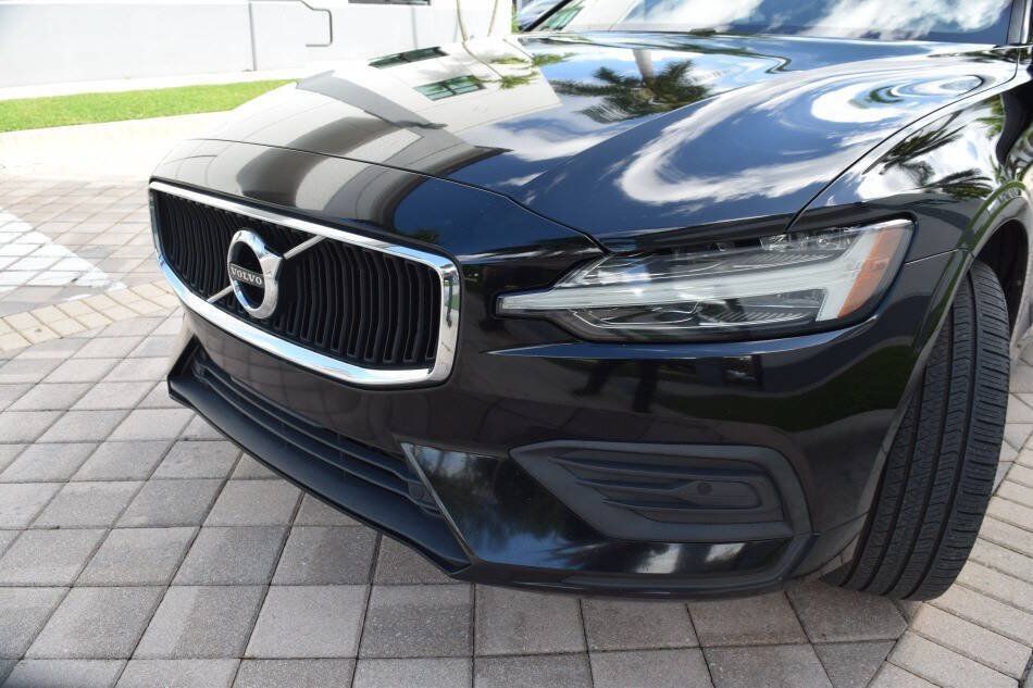 Used 2019 Volvo S60 T5 Momentum w/ Premium Package FWD image 9