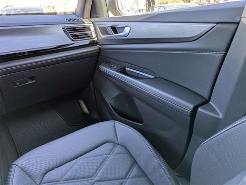 Certified 2024 Volkswagen Atlas Cross Sport SE image 21