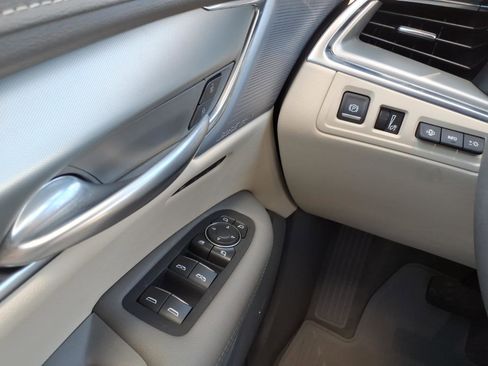 Used 2025 Cadillac XT5 Premium Luxury w/ LPO, Bronce Accent Package AWD/4WD image 19