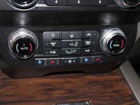 Used 2020 Ford F150 Lariat w/ Equipment Group 502A Luxury image 30