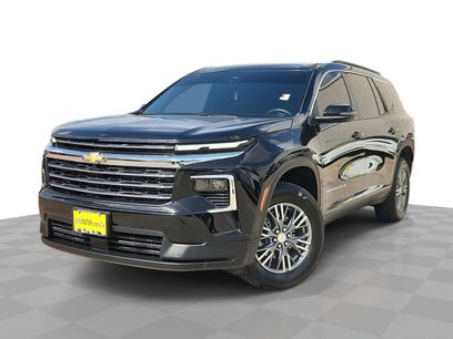 Used 2025 Chevrolet Traverse LT