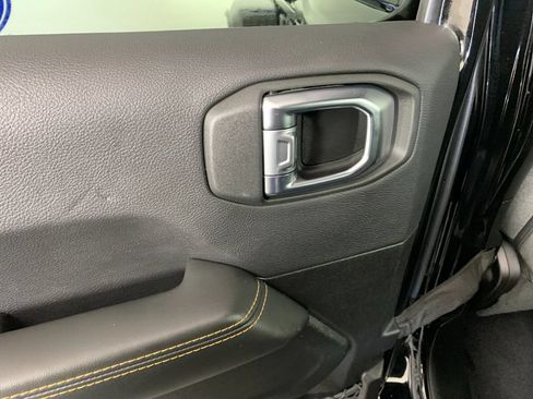 Used 2025 Jeep Wrangler Unlimited Sahara AWD/4WD image 30