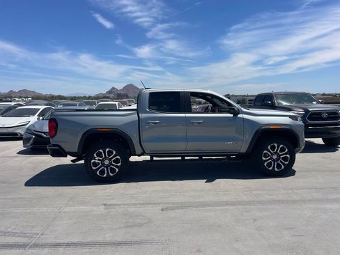 Used 2023 GMC Canyon AT4 w/ AT4 Premium Package AWD/4WD image 3