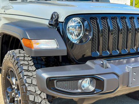 Used 2022 Jeep Wrangler Sport AWD/4WD image 3