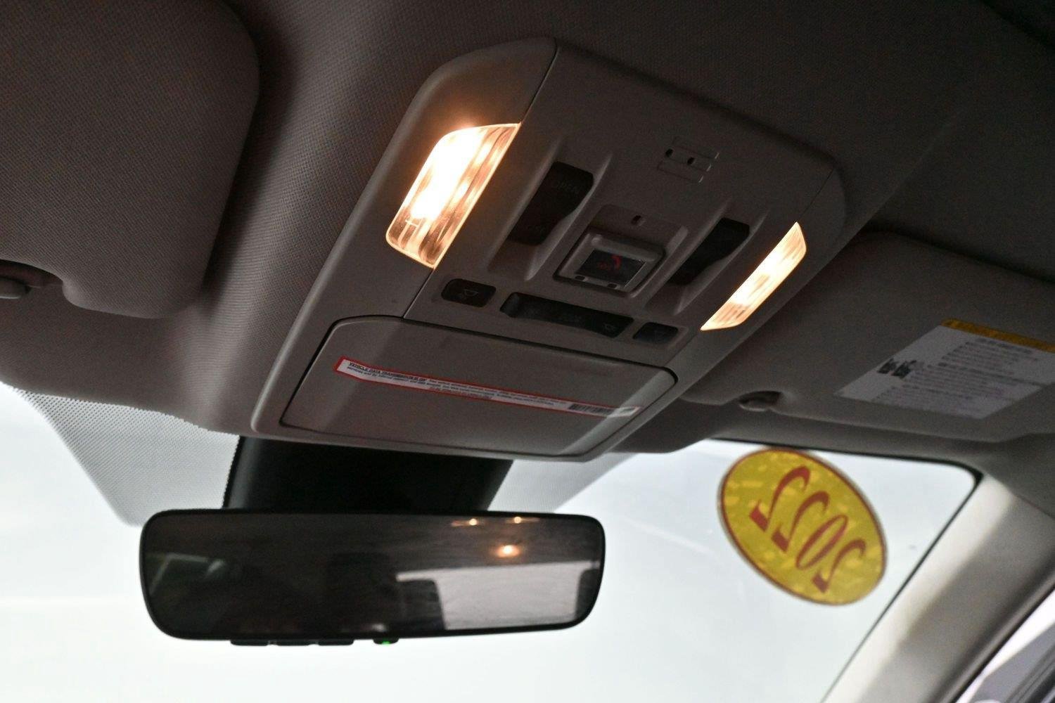 Used 2022 Toyota Highlander XLE FWD image 28