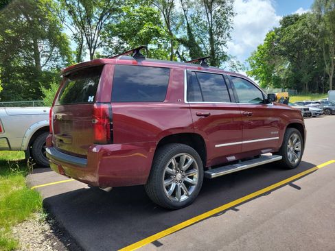 Used 2019 Chevrolet Tahoe LT w/ LT Signature Package AWD/4WD image 3