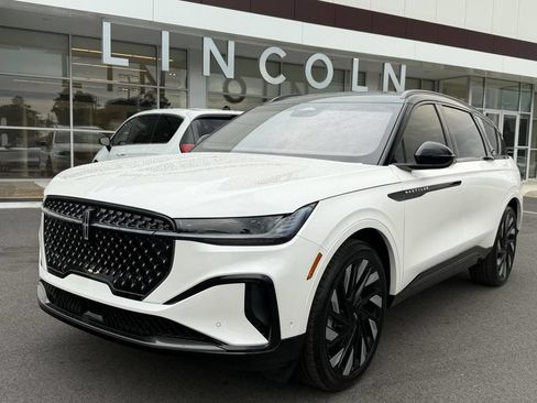 Certified 2024 Lincoln Nautilus Reserve w/ Equipment Group 202A AWD/4WD image 1