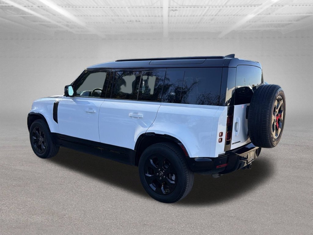 Used 2024 Land Rover Defender 110 X-Dynamic SE AWD/4WD image 3