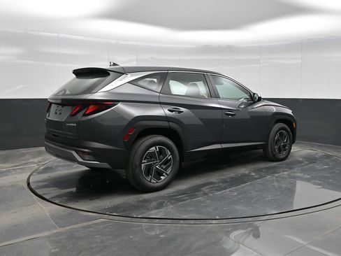New 2026 Hyundai Tucson Blue SE image 8