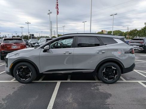 New 2026 Kia Sportage EX FWD image 6