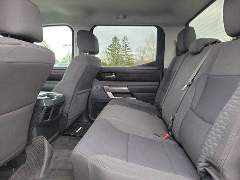 Used 2022 Toyota Tundra SR5 w/ SR5 Convenience Package image 11