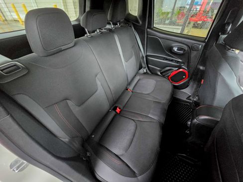 Used 2019 Jeep Renegade Trailhawk image 33