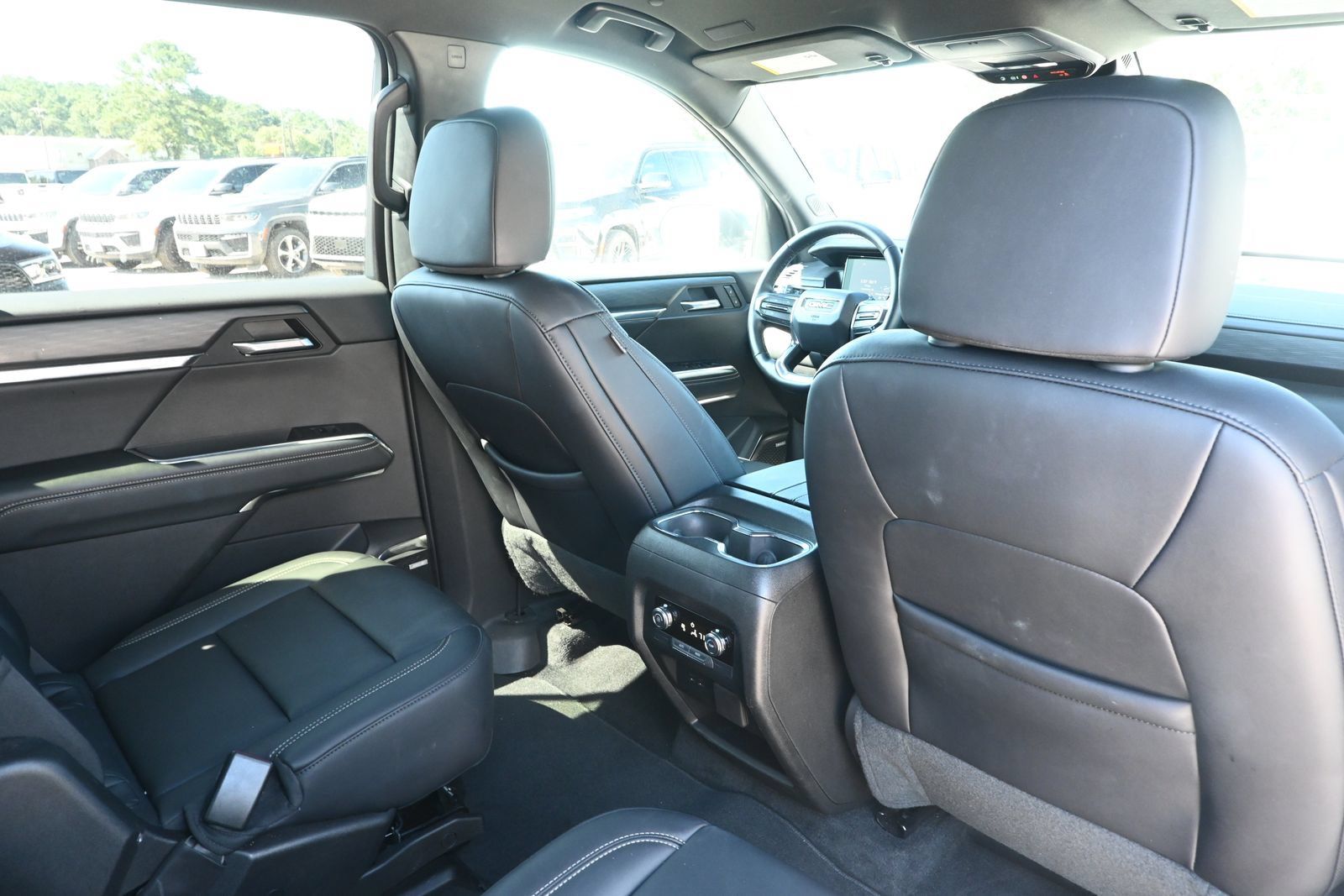 Used 2026 GMC Acadia Elevation w/ Elevation Premium Package FWD image 29