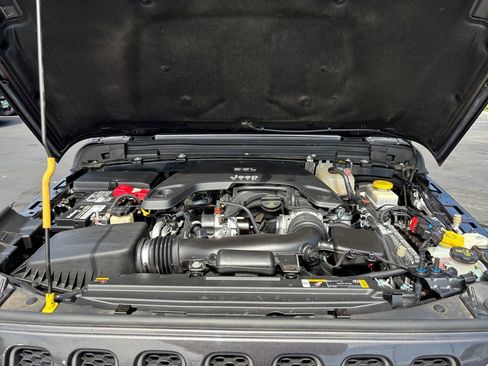 Used 2021 Jeep Wrangler Sport image 30