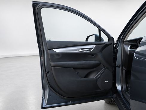 Used 2019 Cadillac XT5 Premium Luxury FWD image 24