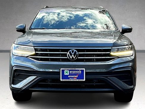 Used 2022 Volkswagen Tiguan SE image 2