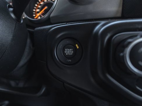 Used 2018 Jeep Wrangler Unlimited Sport S AWD/4WD image 14