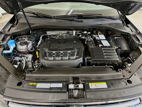 Used 2022 Volkswagen Tiguan SE image 35